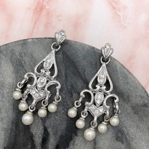 🌼 Chandelier Pearl Drop Post Earrings